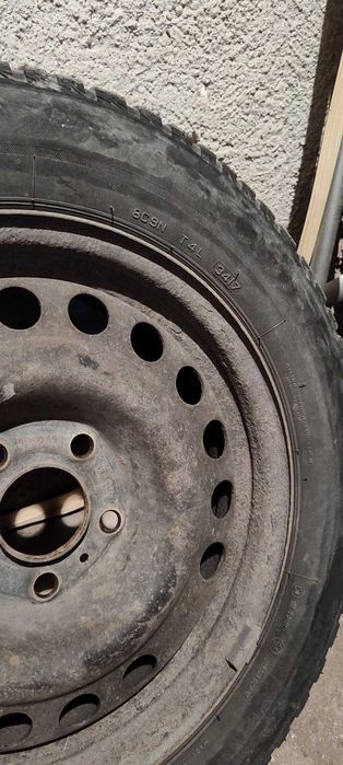 Продавам 4 БР ЗИМНИ ГУМИ Bridgestone