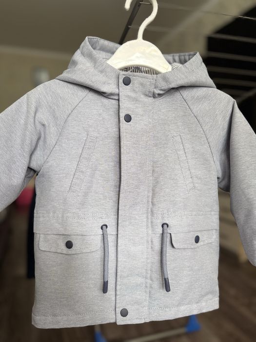 Продам курточку детскую