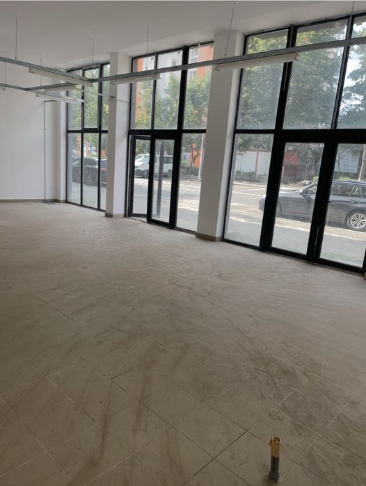 Spatiu comercial de vanzare
