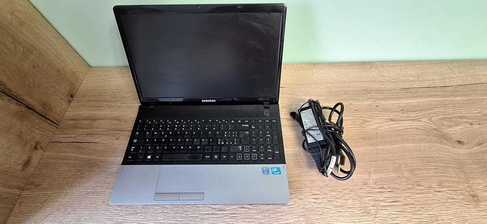 Laptop Samsung Intel 1.80GHz 15.6” 8GB RAM Super Pret nu dell asus hp