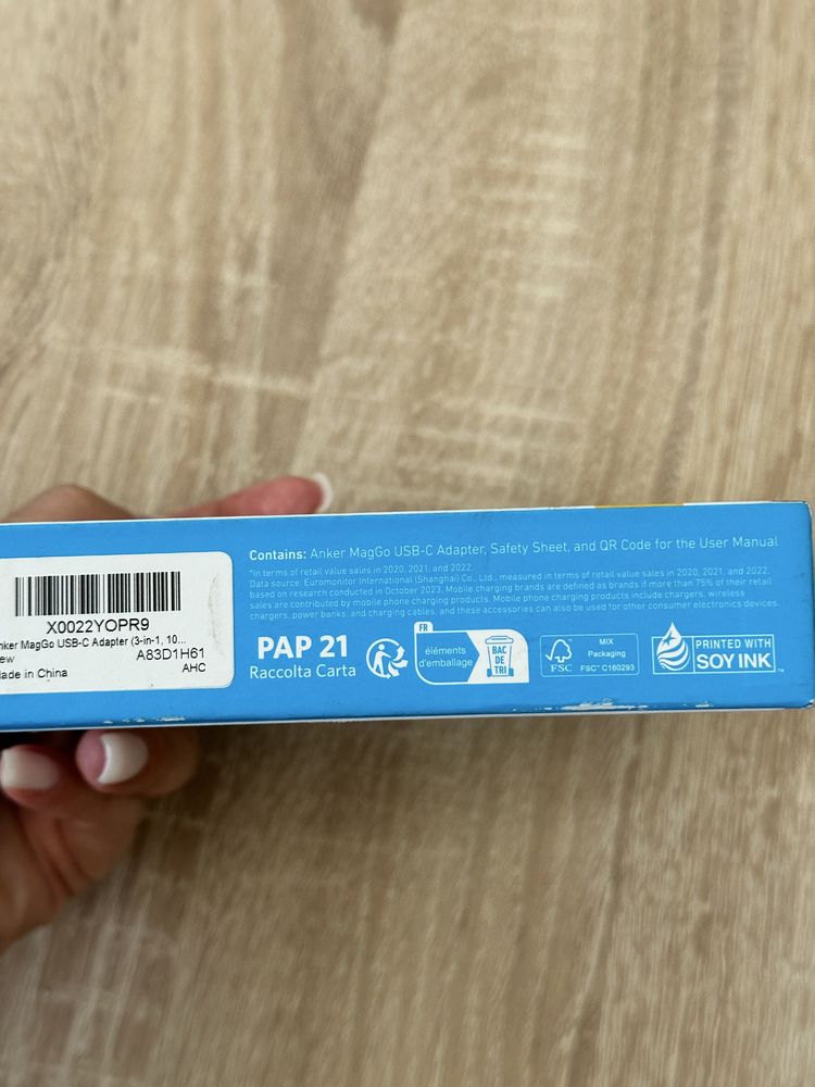 Четец за карта памет Anker MagGo Adaptor SD USB-C, Бял