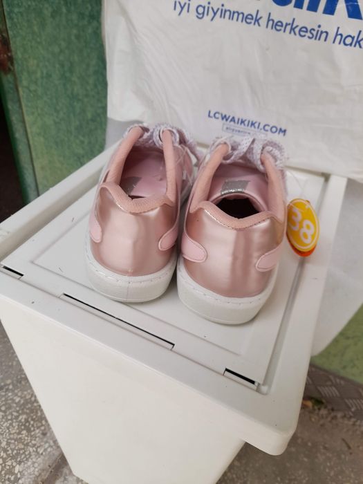 Нови маратонки на Waikiki nom. 38