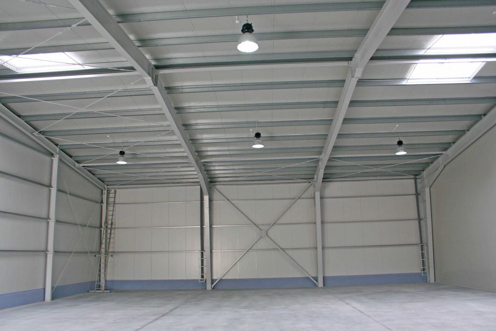 Inchiriez  hala/depozit 425mp Craiova zona FORD