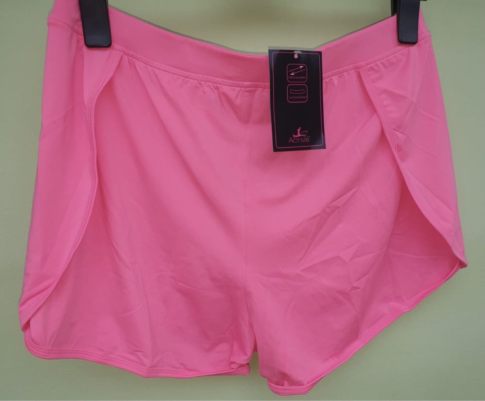 Pantaloni scurti roz pentru sala/fitness Avon L si XL
