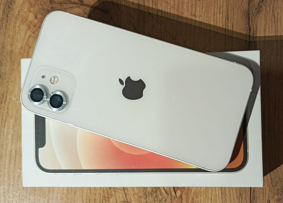 iPhone 12. 128Gb. Батарея 73%.
