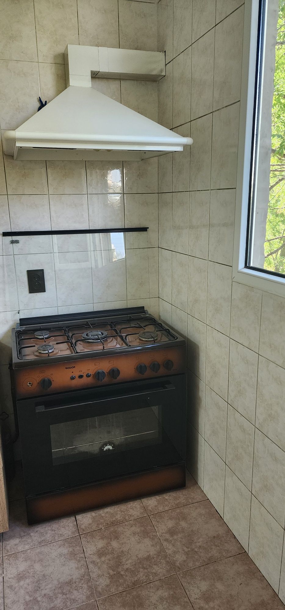 Gaz plita sotladi vitechkasi blan