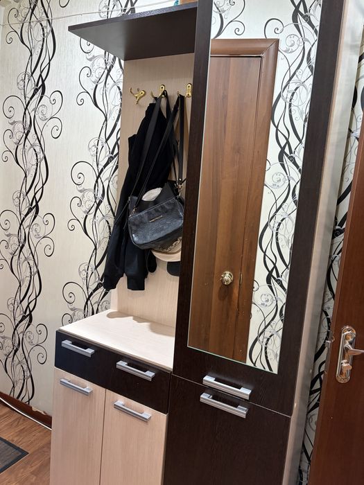 Продам прихожку срочно