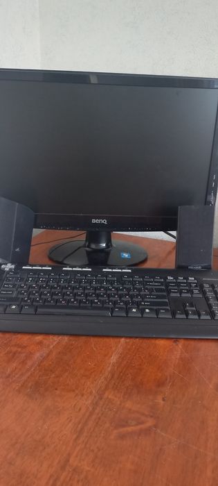 Продам компьютер. Подарок усилитель и колонки.