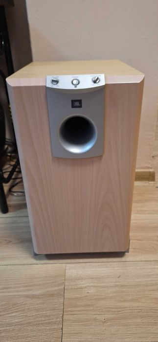 JBL субуфер  138