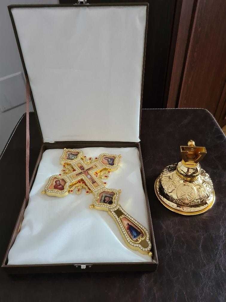 Cruce Metal cu Postament pentru Masa Altarului Relief 3 D