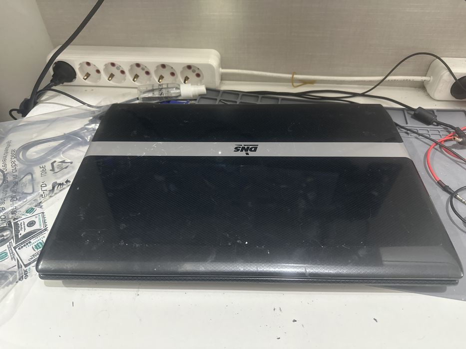 Ноутбук dns на запчасти (рабочий)