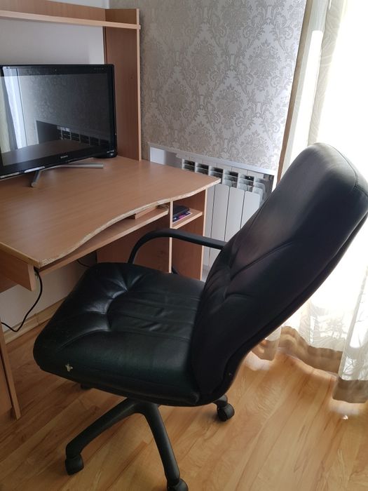 Кресло офисное, чёрное