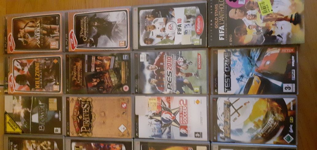 Vând jocuri psp fifa nfs 40 de lei