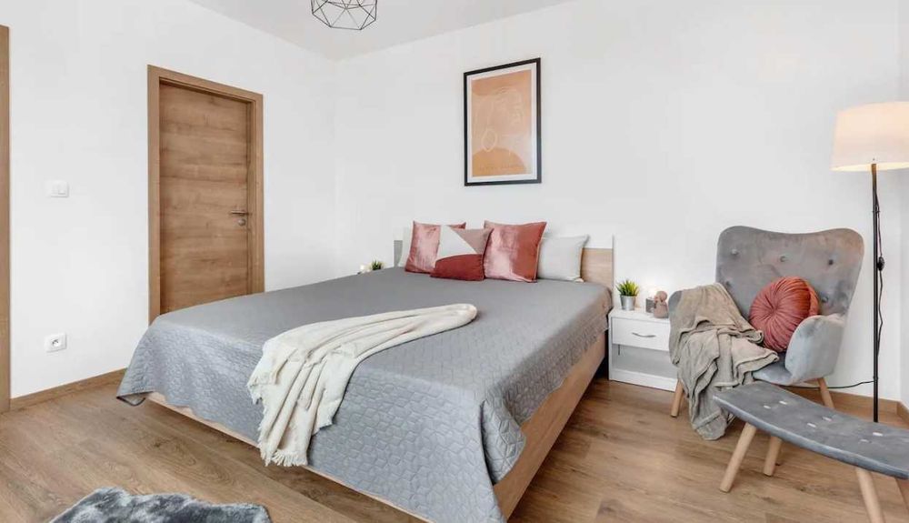 Дава се под наем Двустаен апартамент в Пловдив, Център - 61 кв.м за 290.7 € - Снимка #2