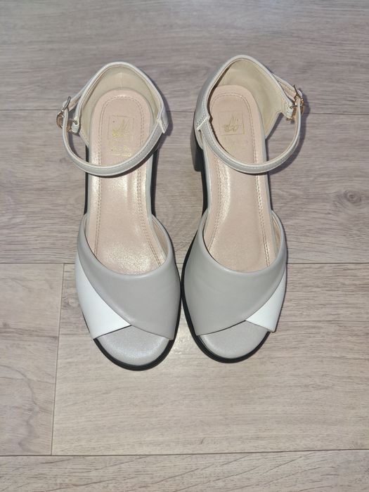 Продам обувь за 10000