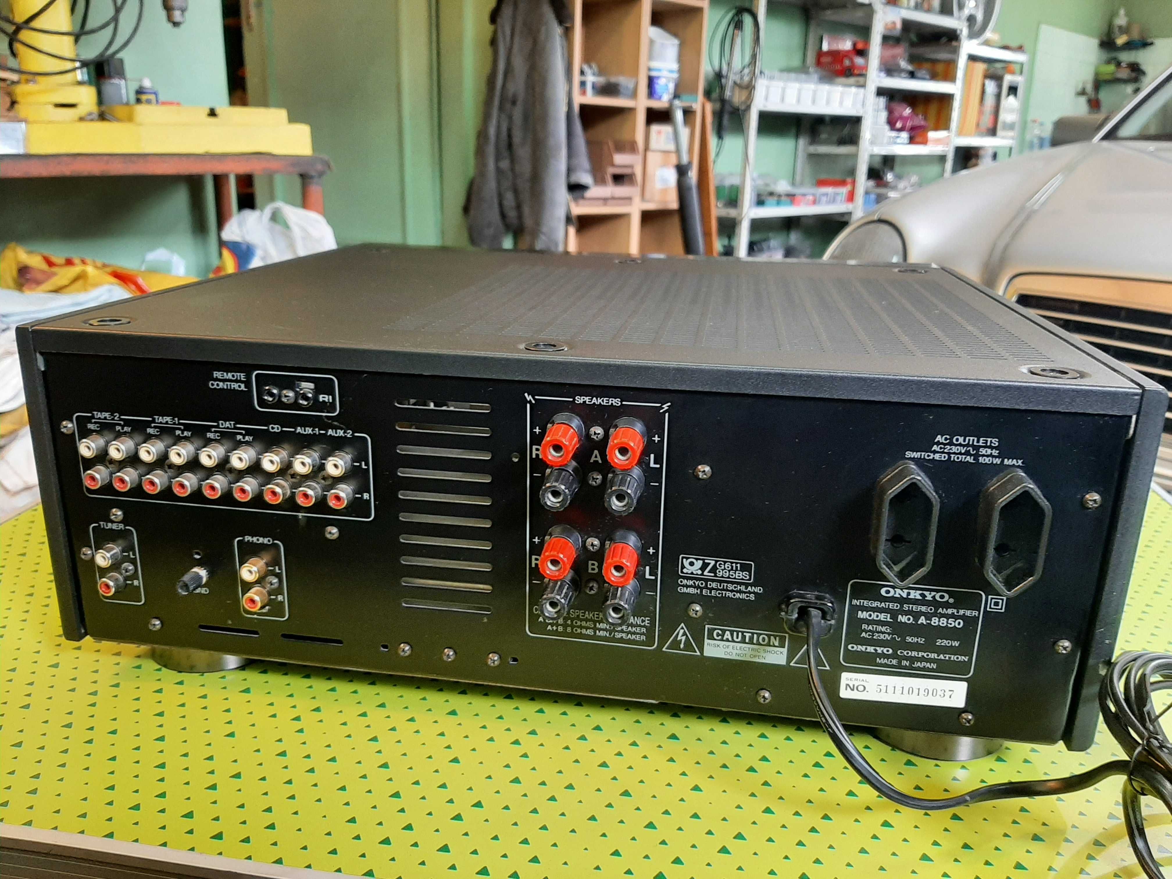 Onkyo 8850, стерео усилвател