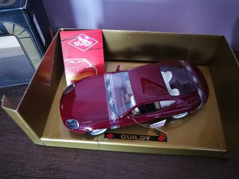 Метална  количка 1:18 - модел Austin Martin DB7 - GuiLoy , Испания