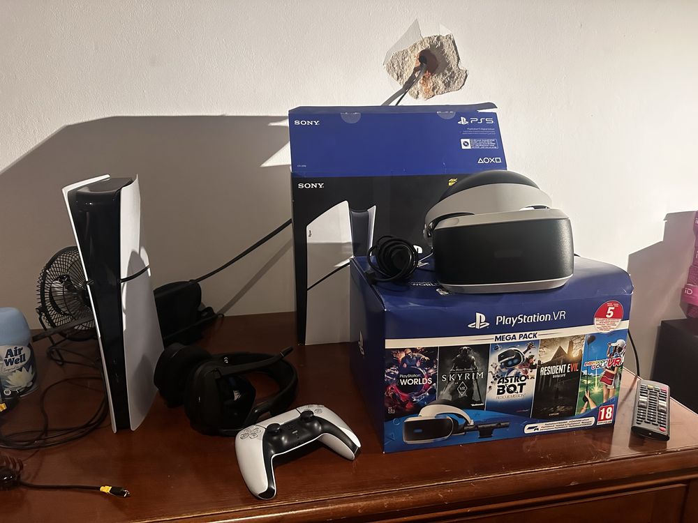 PlayStation 5 (в гаранция) + PlayStation VR Mega Pack