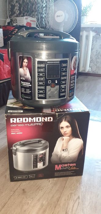 Мультиварка REDMOND