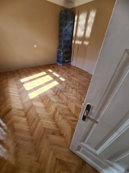 Parchetar-Lucrari de reconditionare si montaj parchet, montaj plinta.