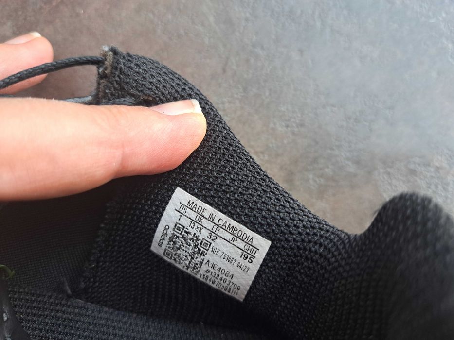 маратонки,кецове,спортни обувки футболни стоножки,Adidas,ном.32,адидас