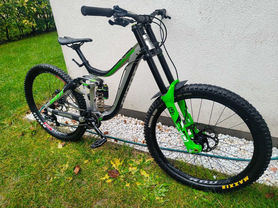 DH bikes, Giant Glory