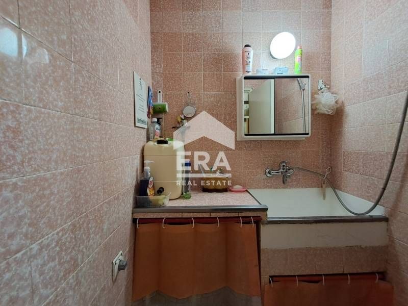 Продава се Тристаен апартамент в Варна, Възраждане 1 - 90 кв.м за 907 €/кв.м - Снимка #10