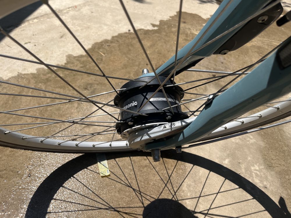 Bicicleta electrica si una normala
