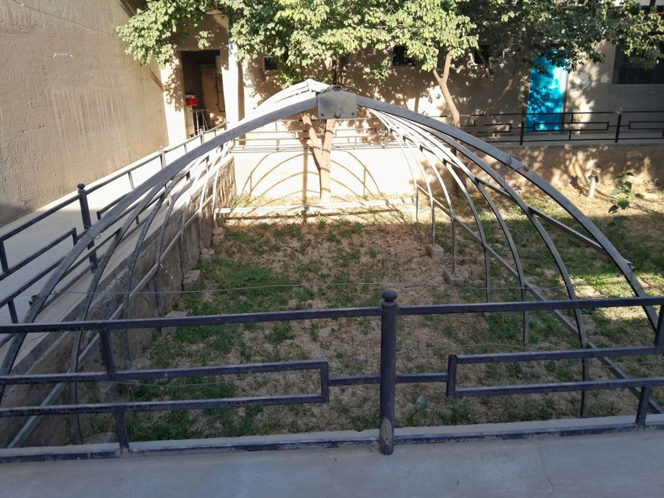 Parnik sotiladi 6.3 alumendan yasalgan