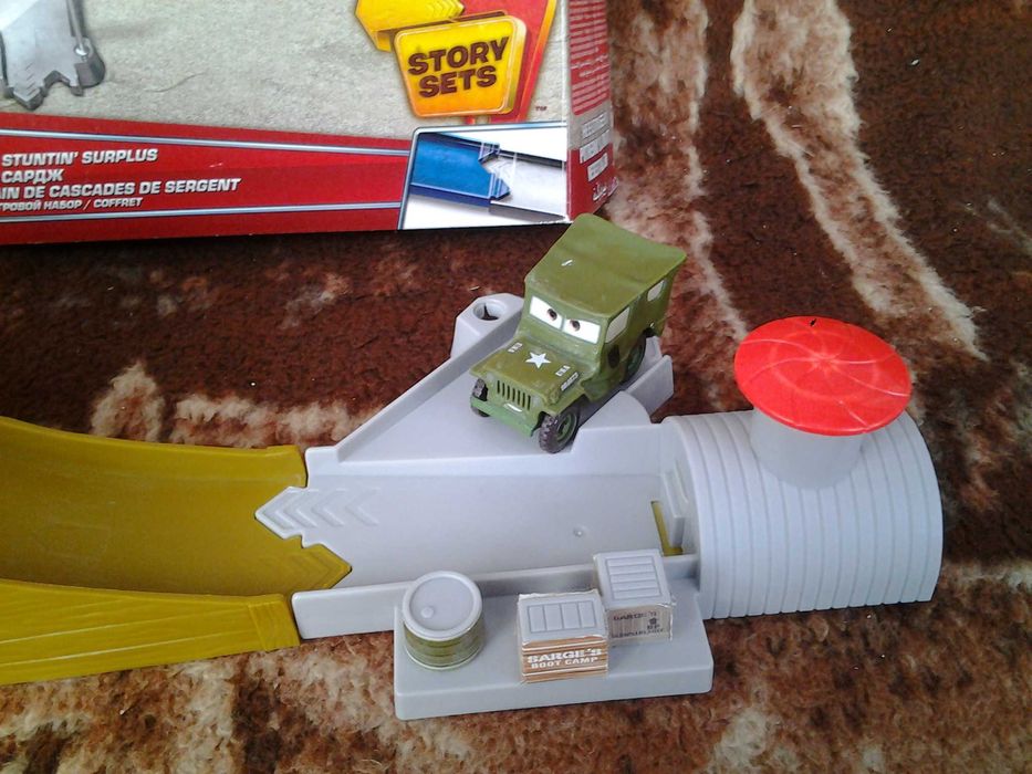 Jucarie Disney Pixar Cars Story Seturi Sarge's Stuntin 'Surplus***