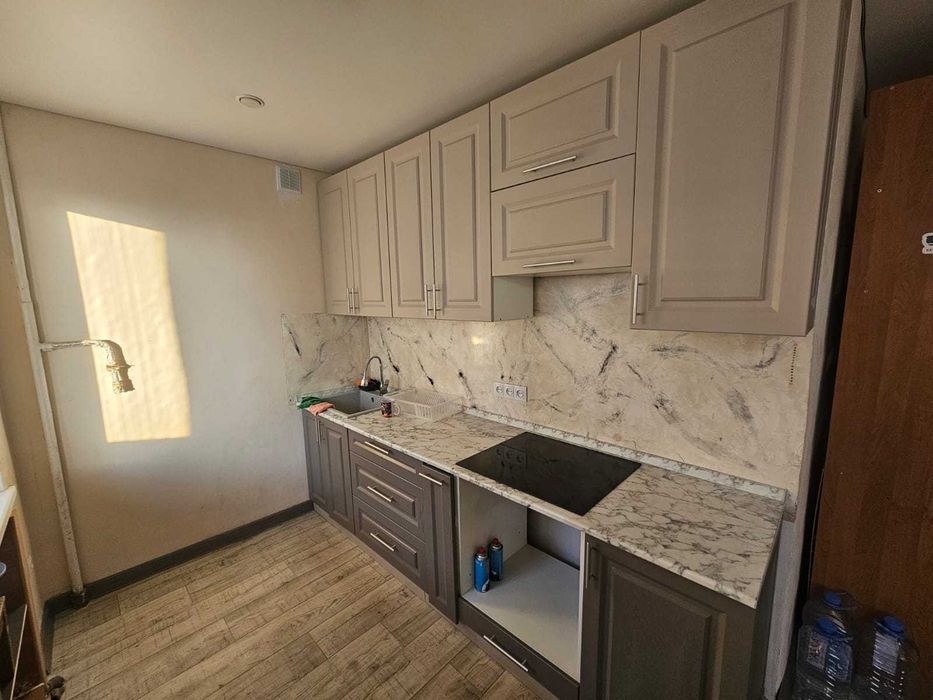 3х ком по ул.  ЯЗЕВА 1, напротив КарГУ, на 3 этаже""