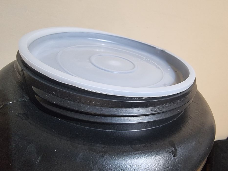 Бидони 60л. Двоен капак.