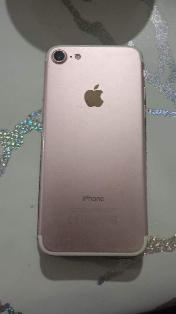 Iphone 7 Розовый свет