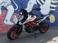 Мотоцикл KTM Duke 390