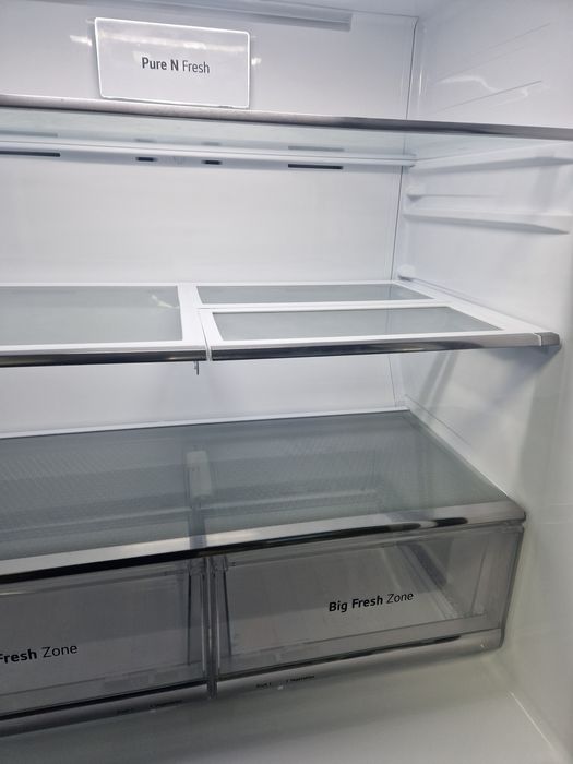 Side by side LG InstaView