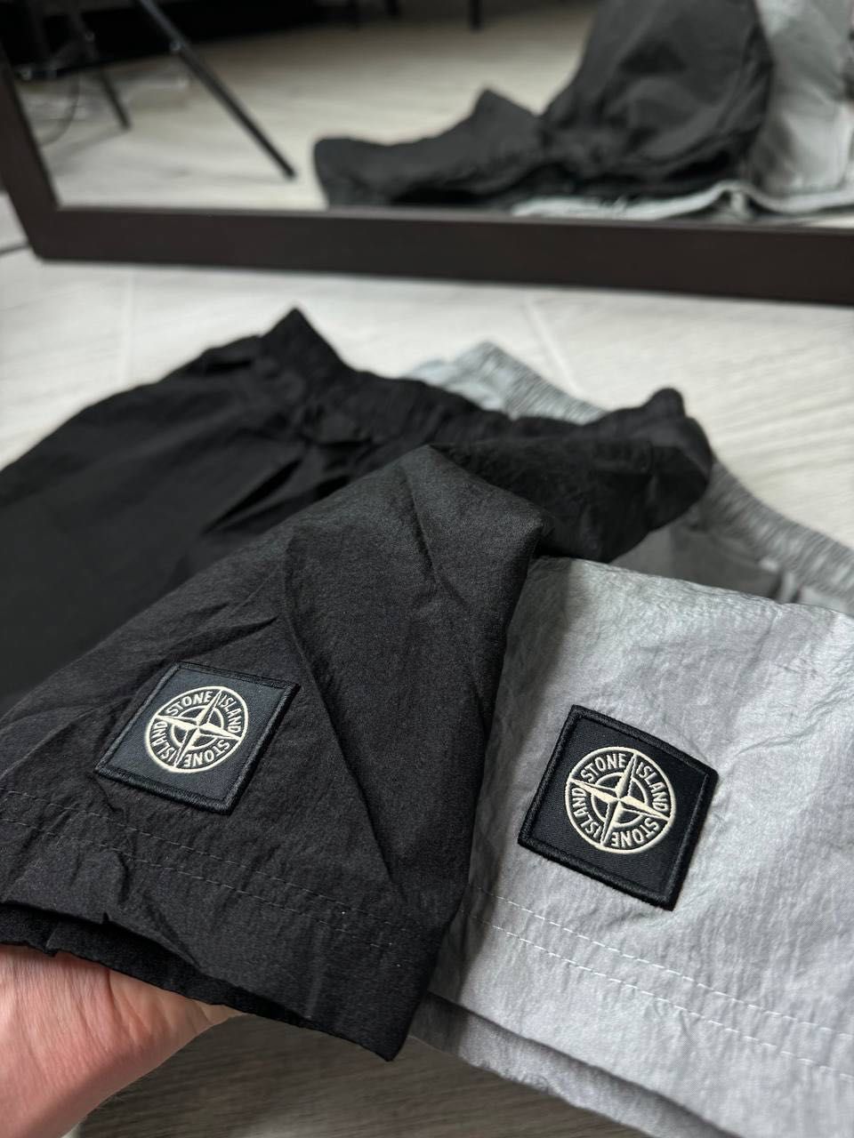 Къси гащи Stone Island Nylon
Metal Patch Program