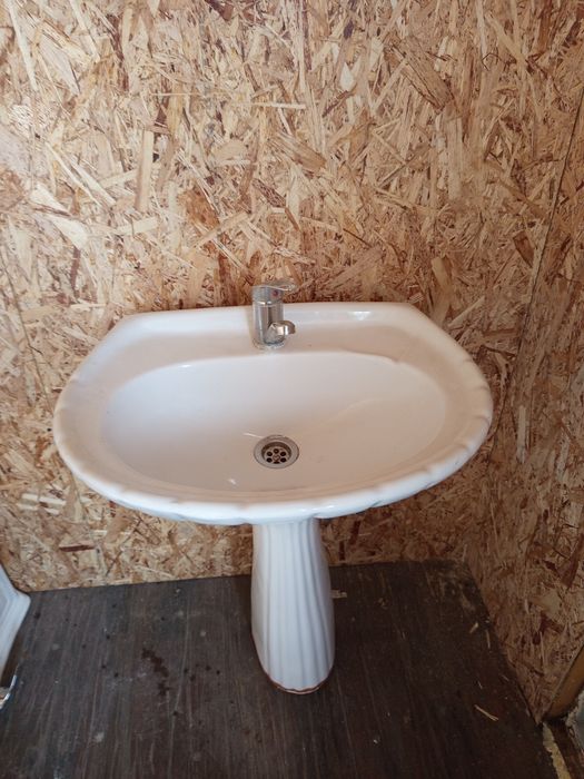 Продам раковину тюльпан.