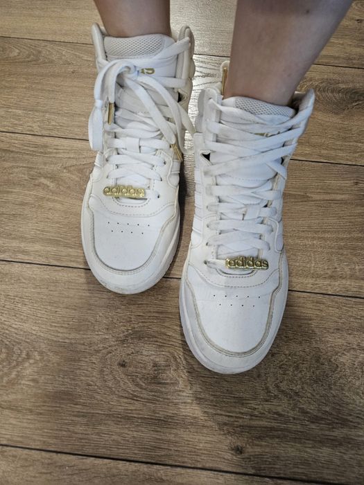 Adidas бели дамски кецове