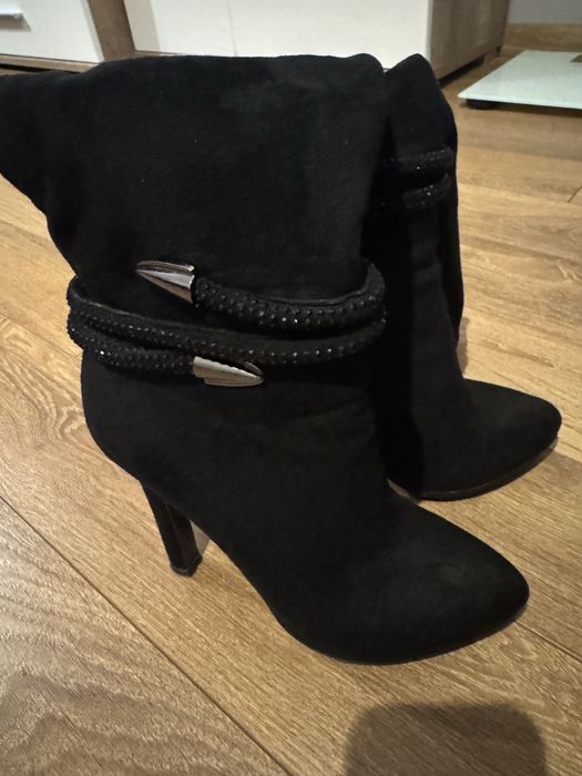 Ботуши велурени