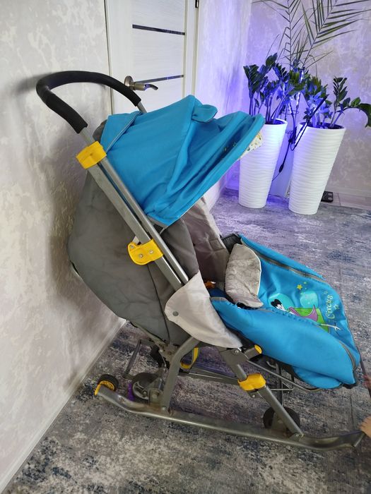 Продам санки коляска