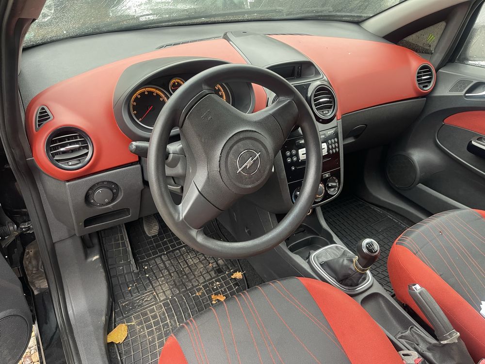 Opel Corsa D на части