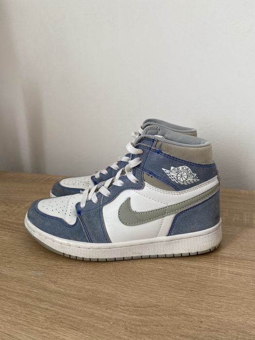 Nike air Jordan baby blue