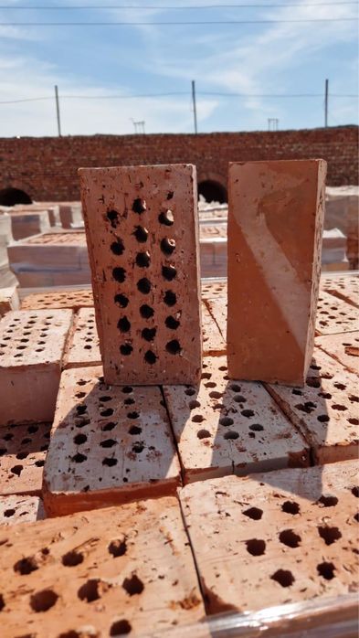 Кирпич полуторный керамический 250х120х88