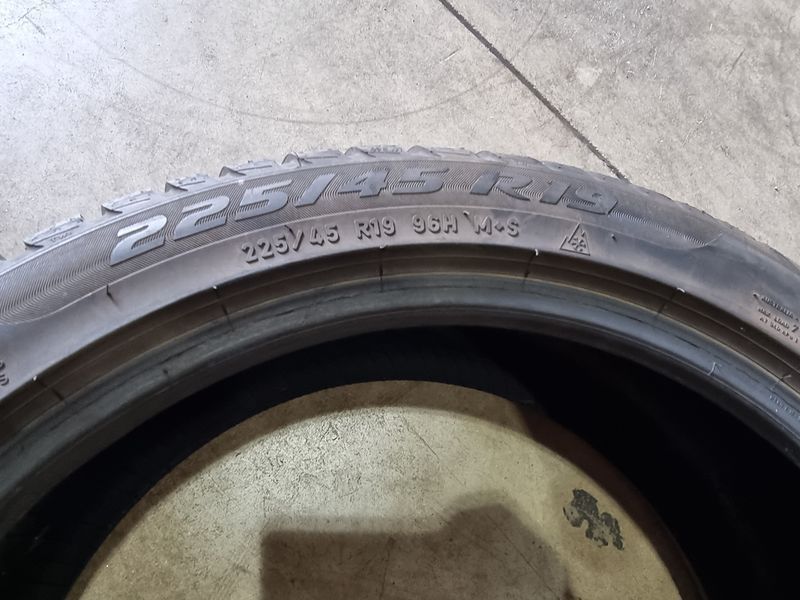 225/45/19 PIRELLI 4бр