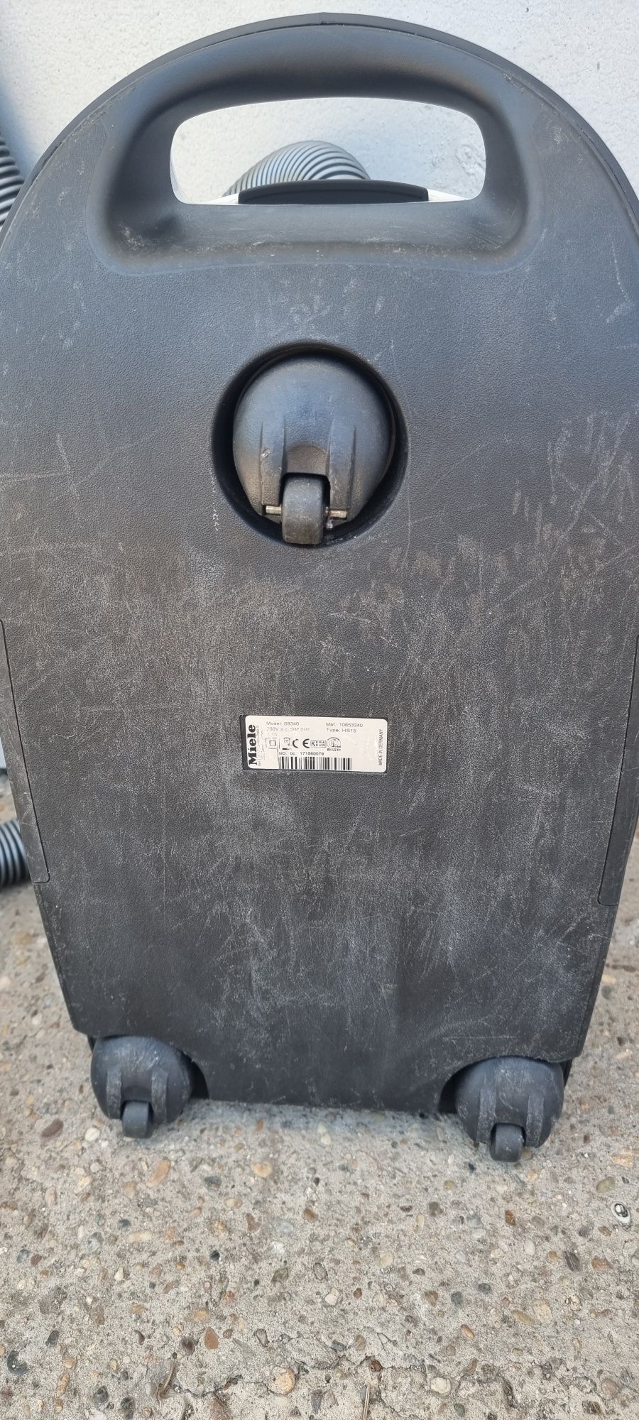 Продавам прахосмукачка MIELE