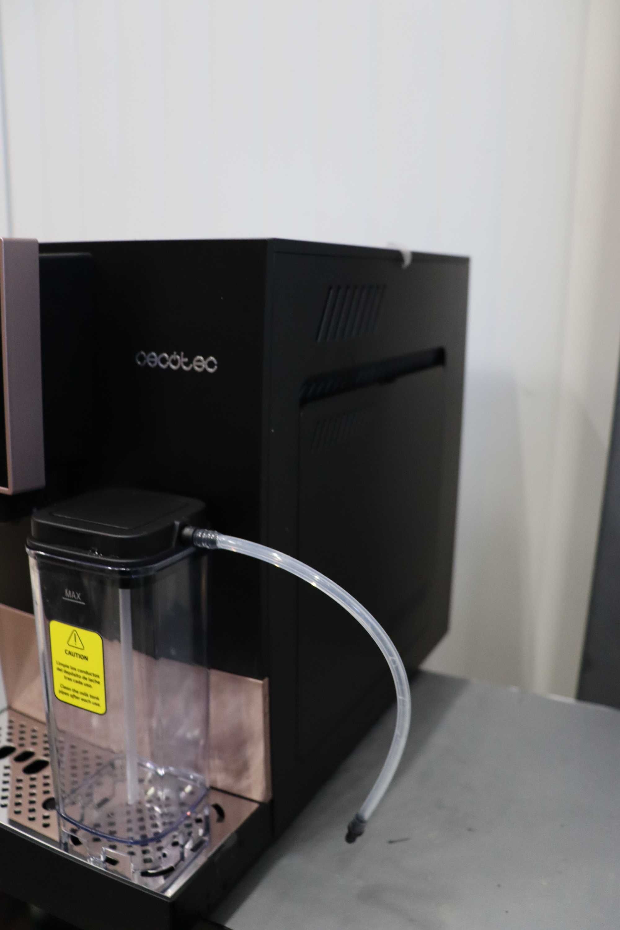 Cecotec Cremmaet Compactccino Black Rose, 19 бара, контейнер за мляко