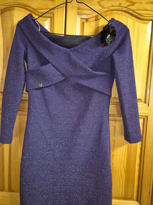 Бляскава рокля LUCY Fashion с паднали рамене