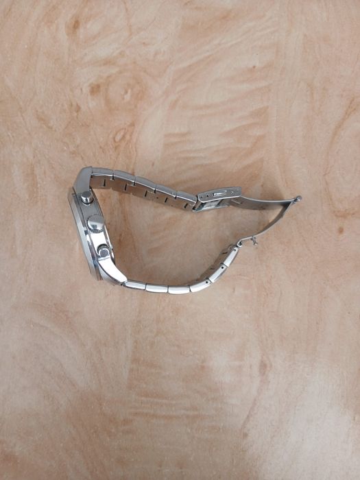 Vand ceas guess argintiu