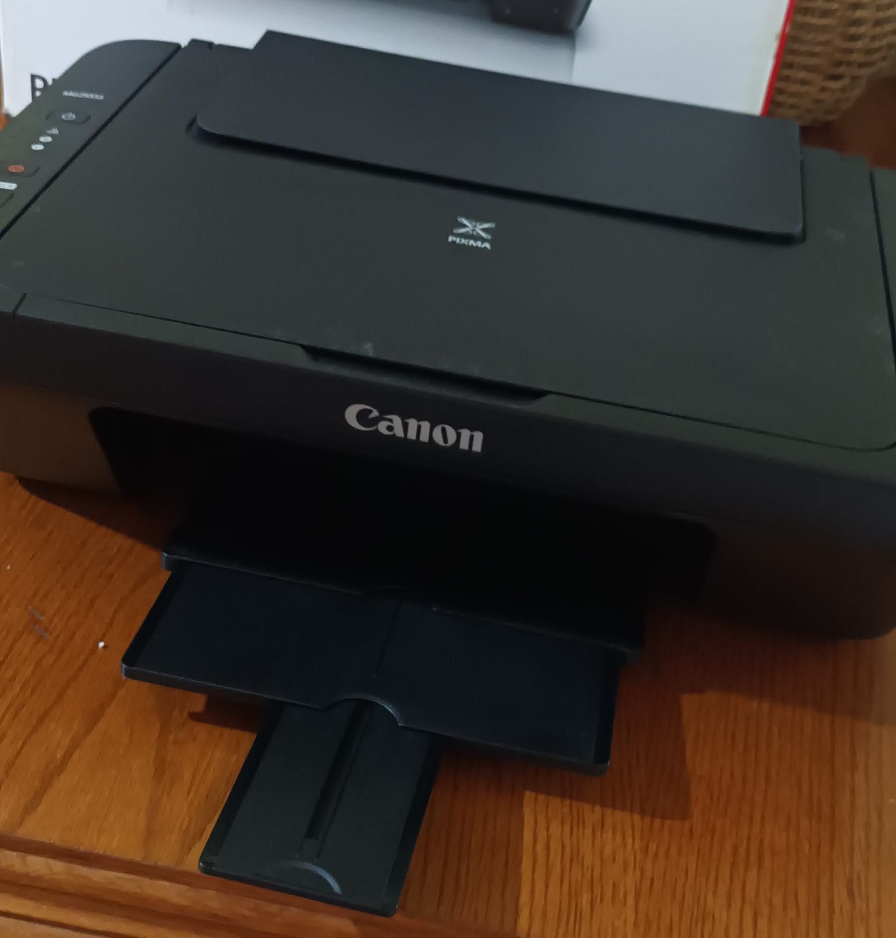 Vând imprimantă Canon