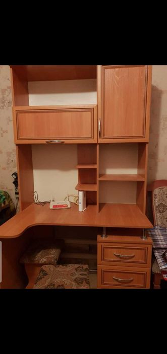 Стол-шкаф для учебы
